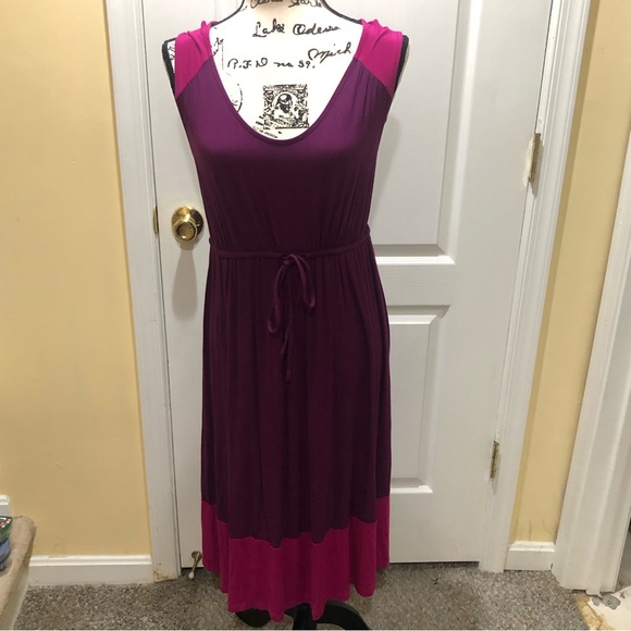 Liz Lange Dresses & Skirts - Liz Lange Maxi Maternity Dress- $10